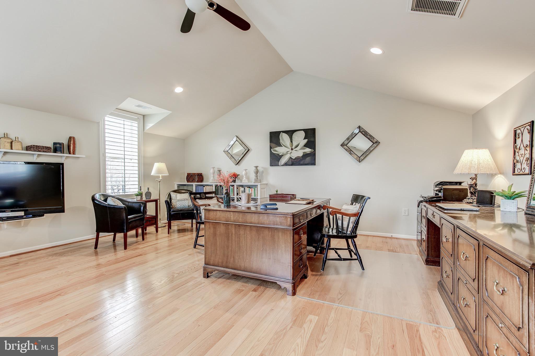 RIVER CREEK - Residential