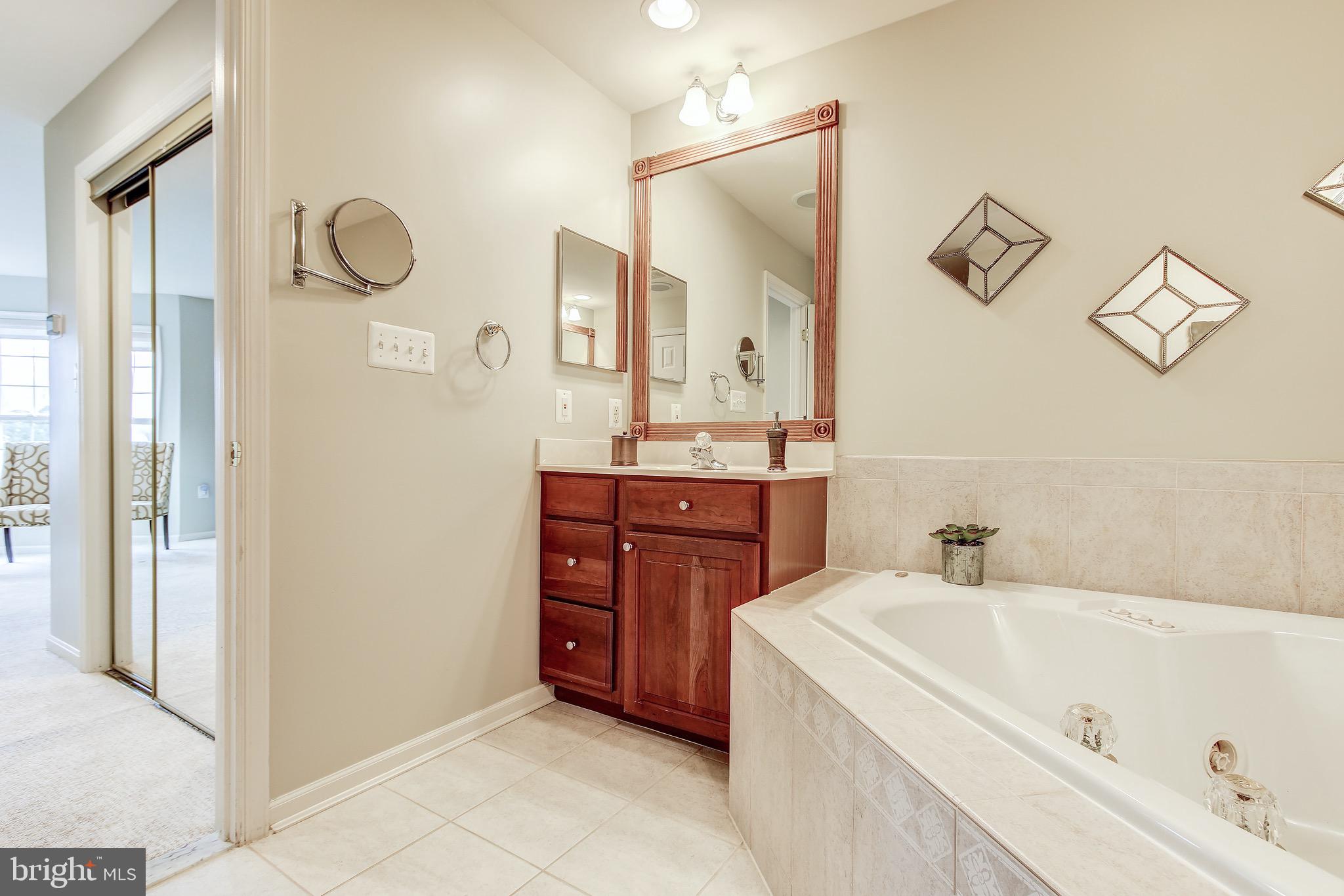 RIVER CREEK - Residential