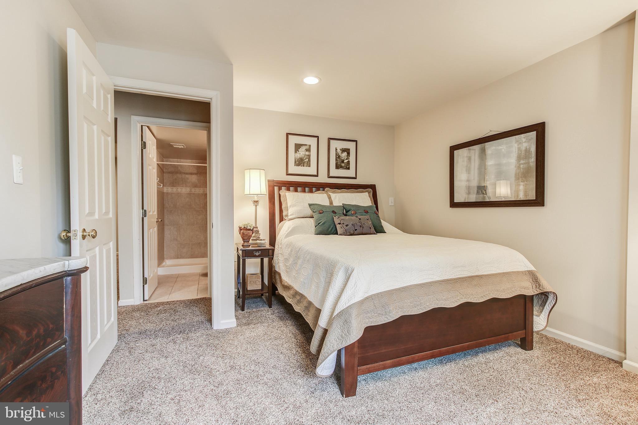 RIVER CREEK - Residential