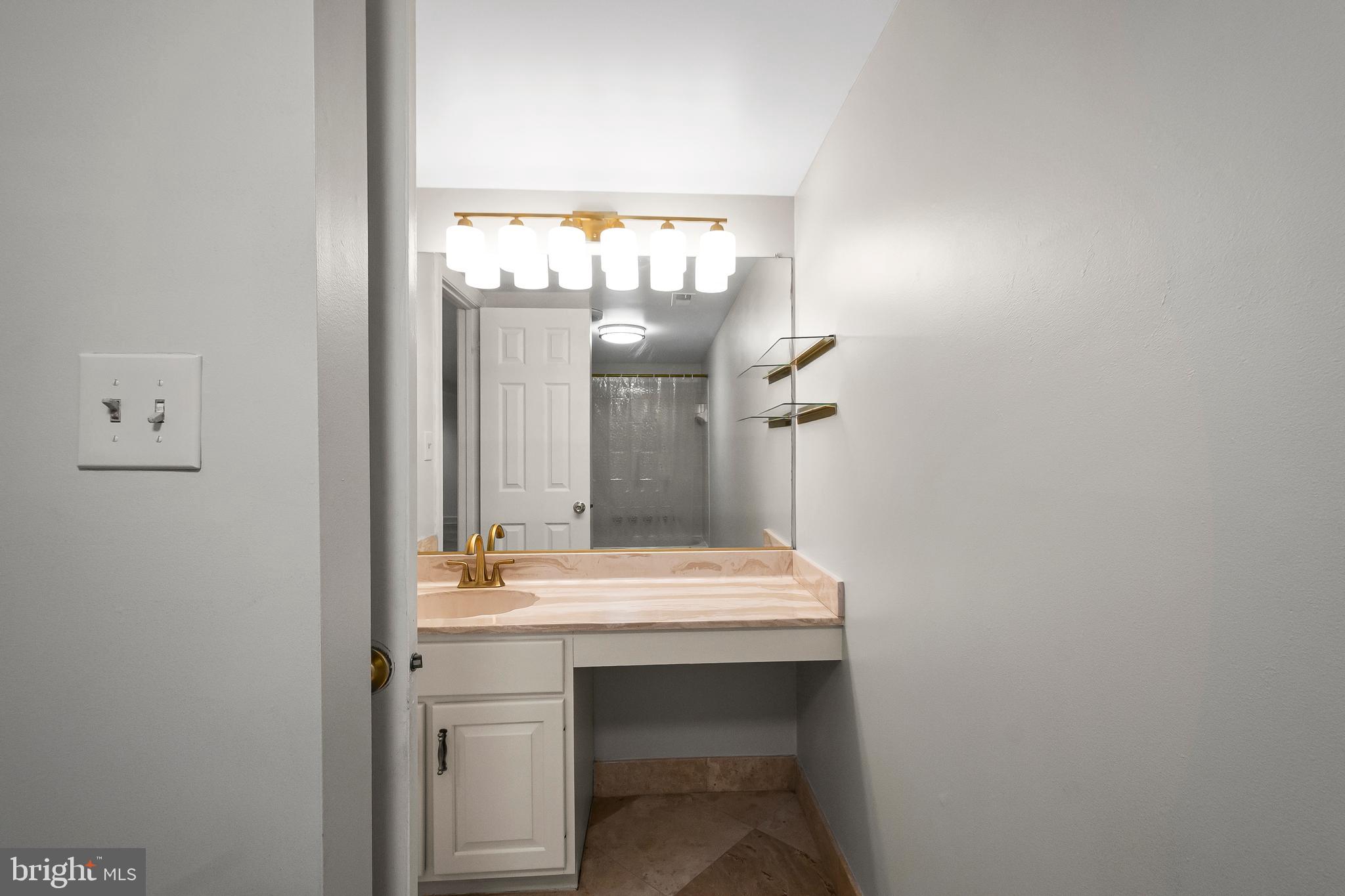 FOX DEN ESTATES - Residential