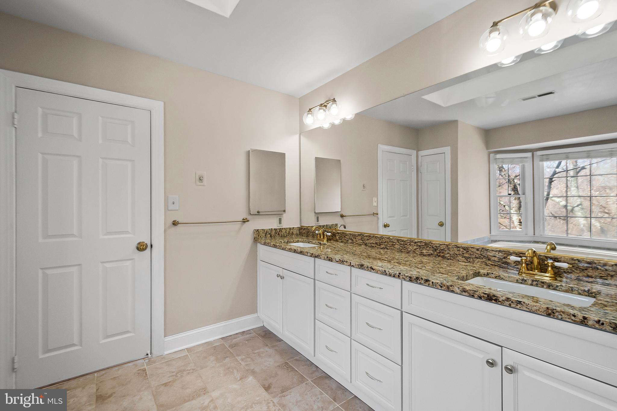 FOX DEN ESTATES - Residential