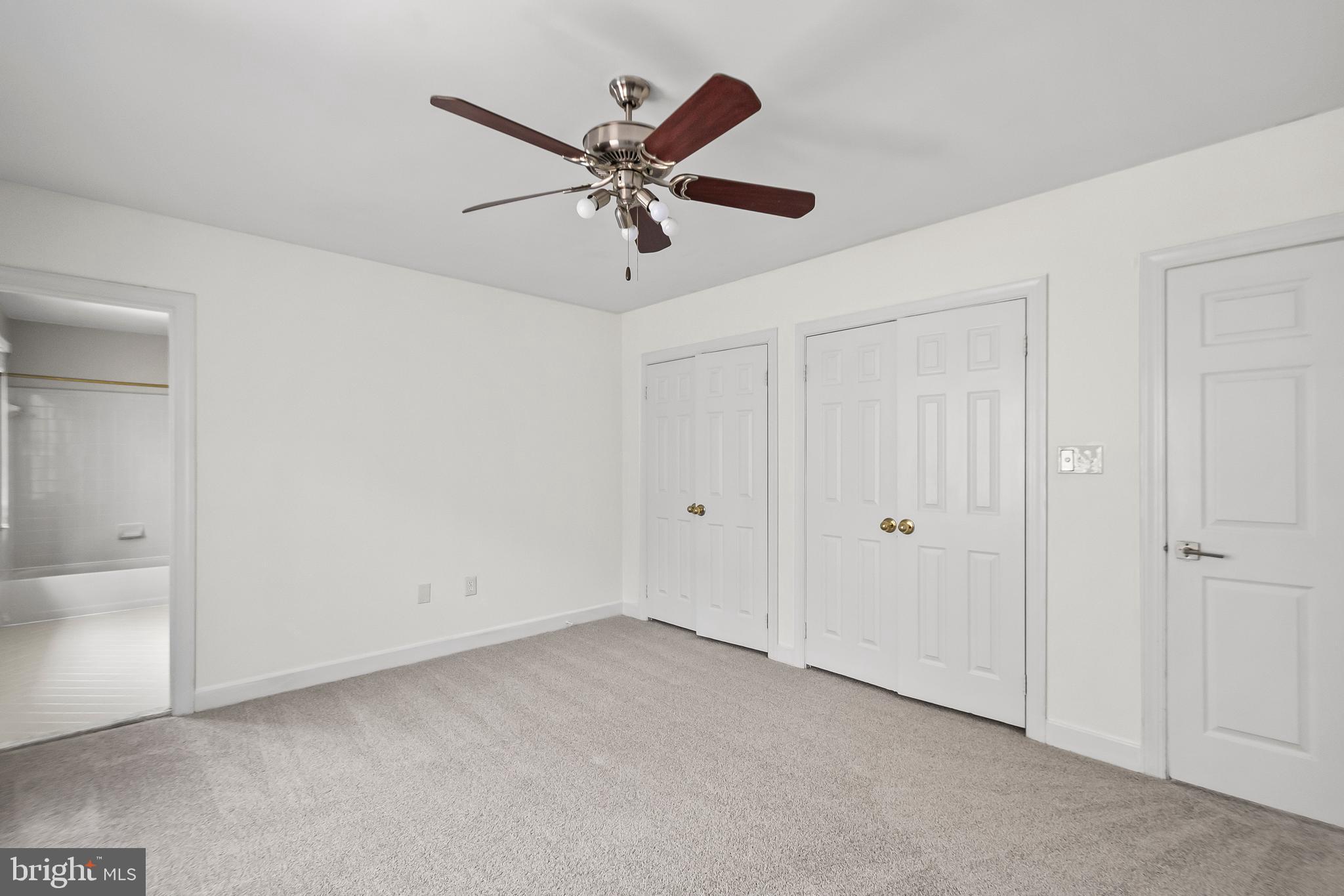 FOX DEN ESTATES - Residential