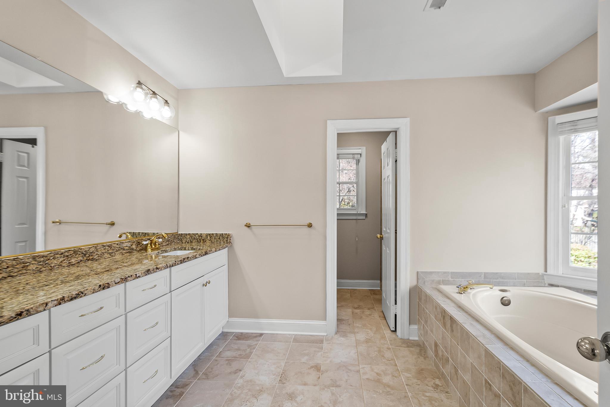 FOX DEN ESTATES - Residential