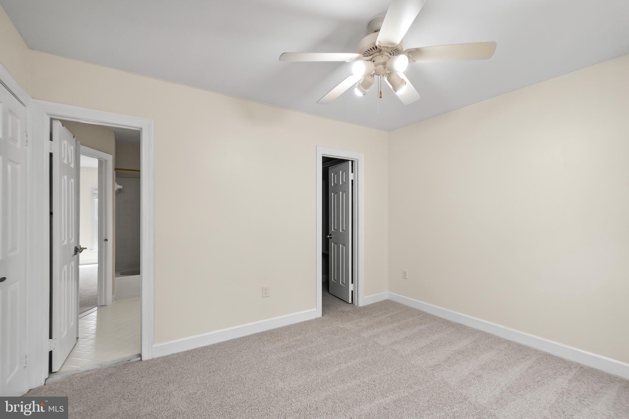 FOX DEN ESTATES - Residential