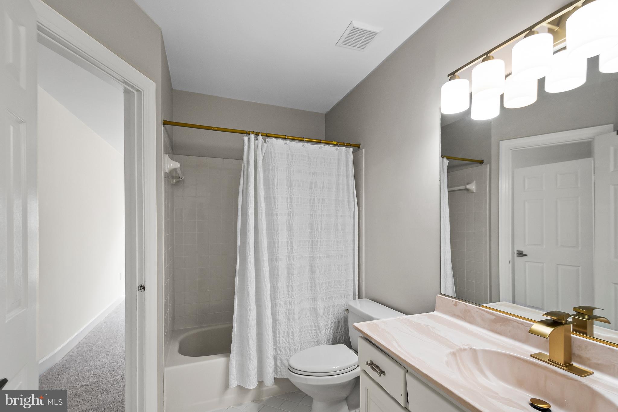 FOX DEN ESTATES - Residential