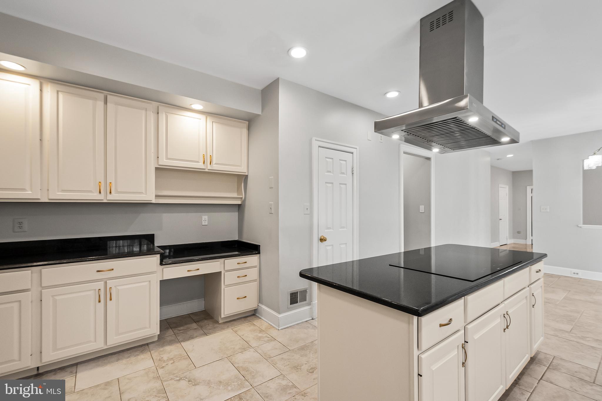 FOX DEN ESTATES - Residential