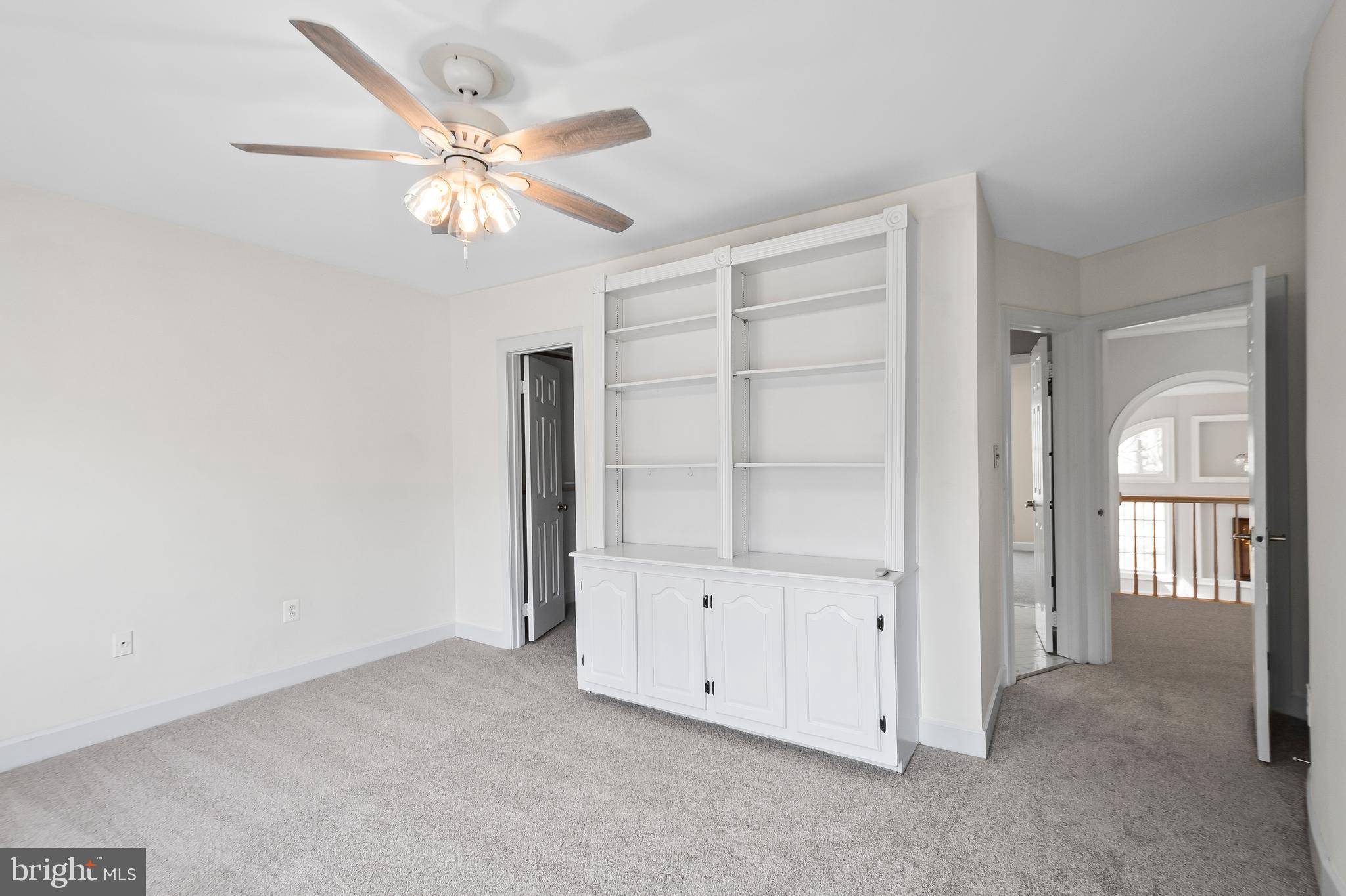 FOX DEN ESTATES - Residential