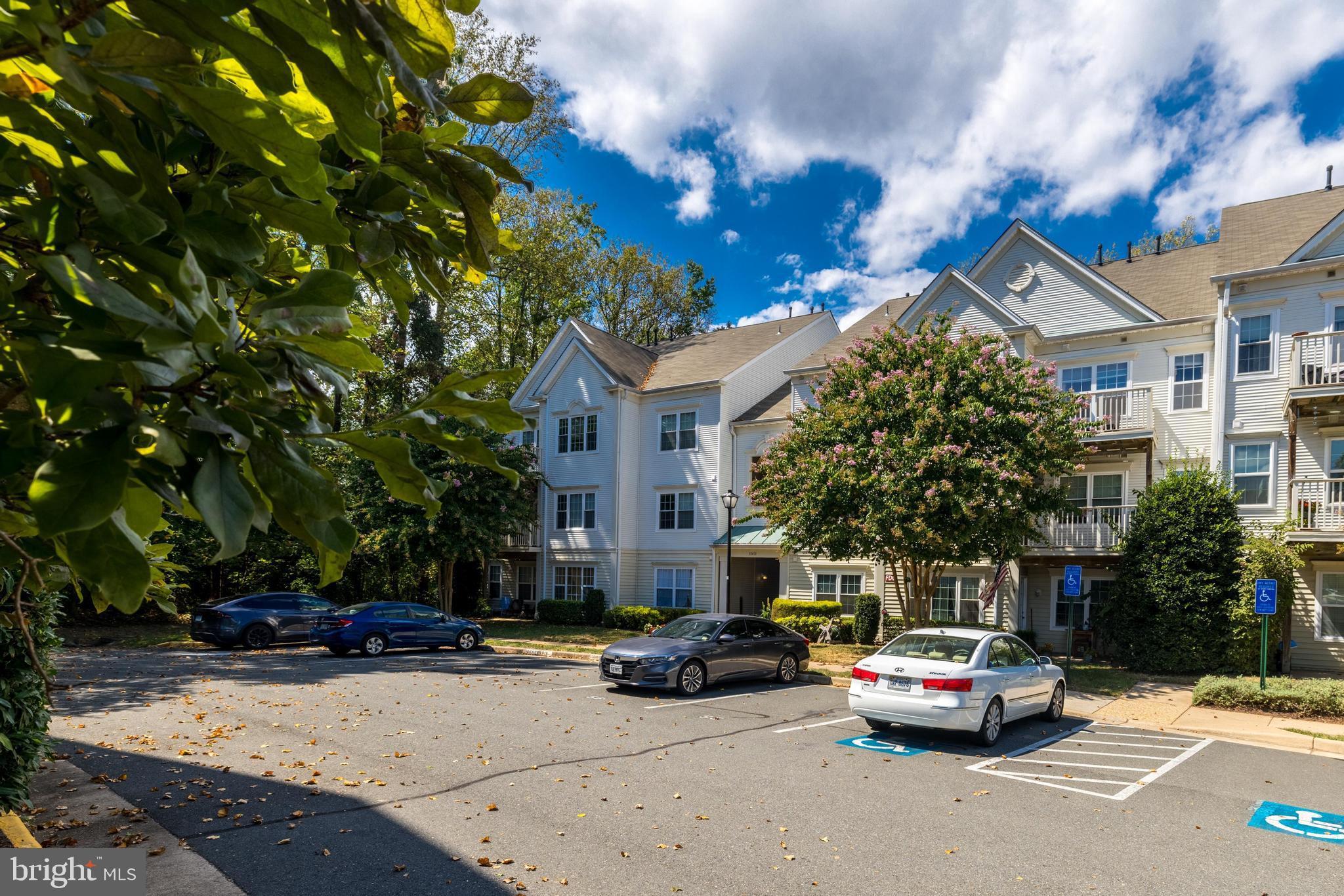 CEDAR LAKES - Residential