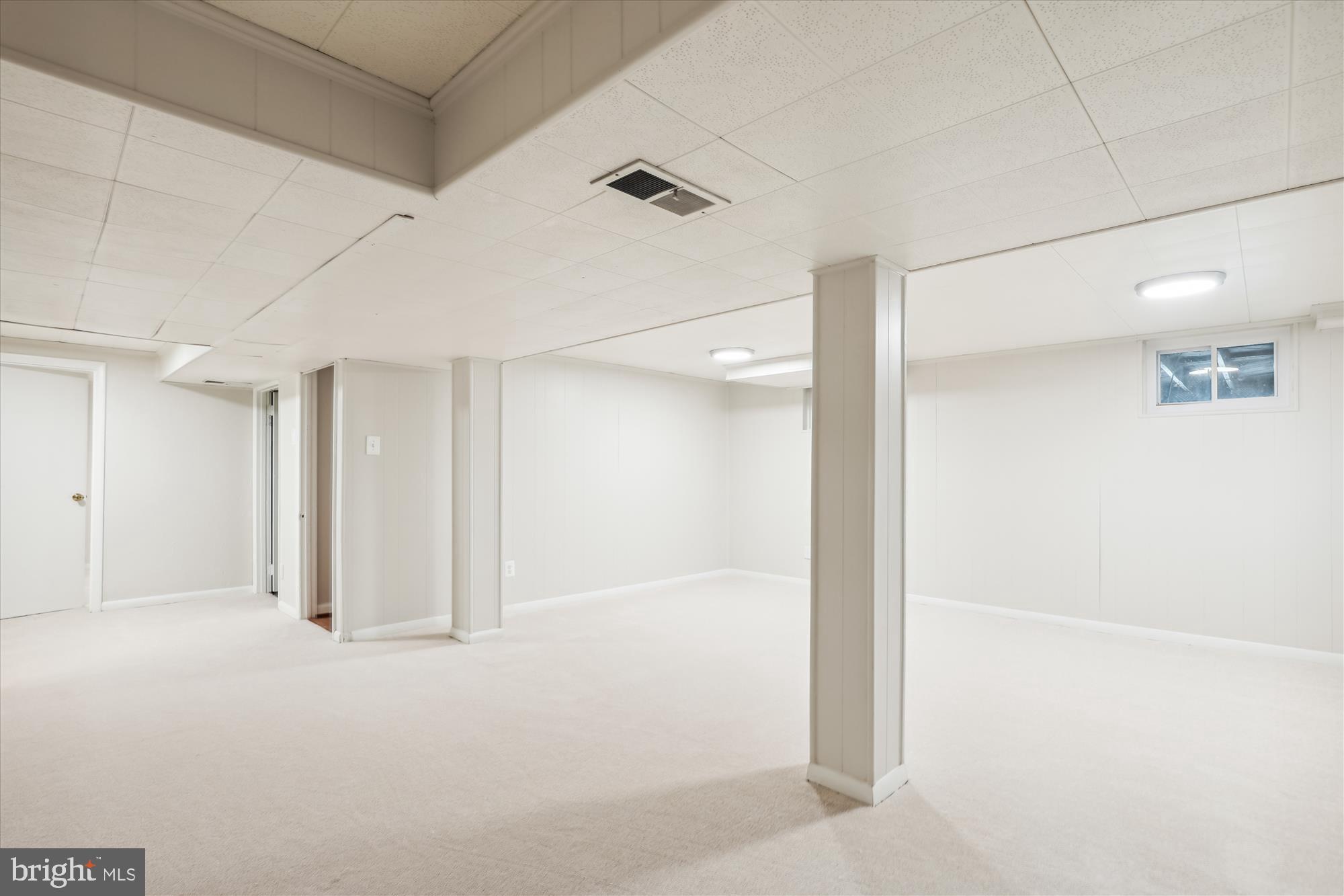 DUNN LORING WOODS - Residential Lease