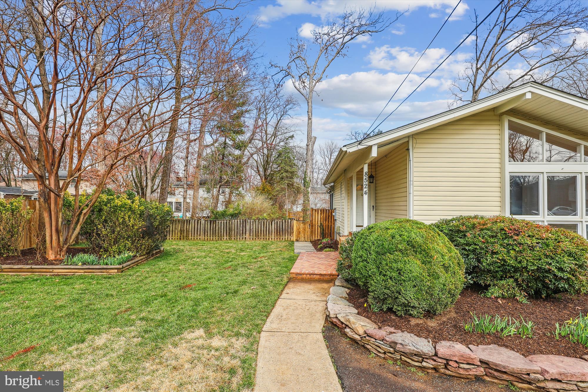 DUNN LORING WOODS - Residential Lease