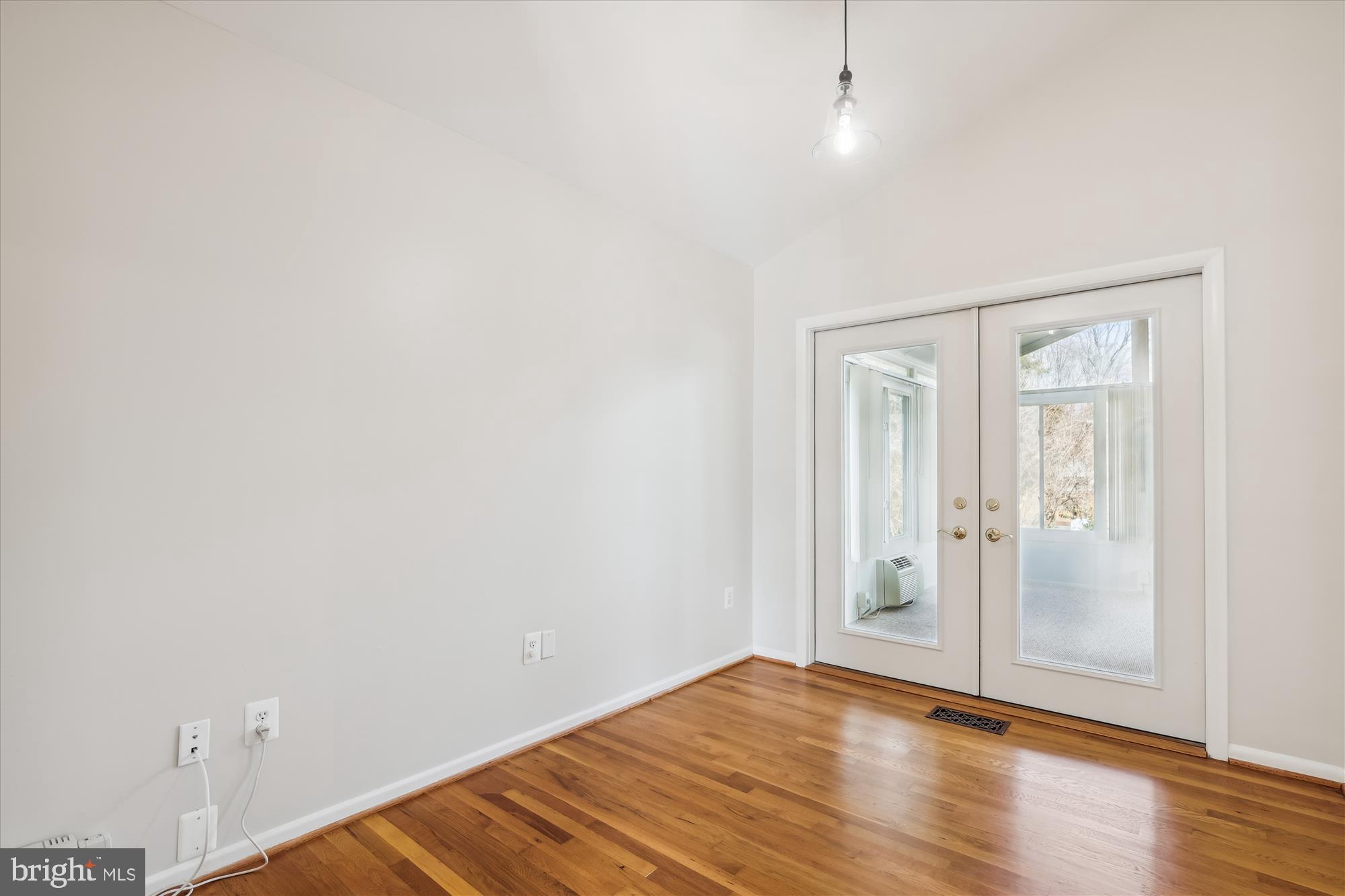 DUNN LORING WOODS - Residential Lease