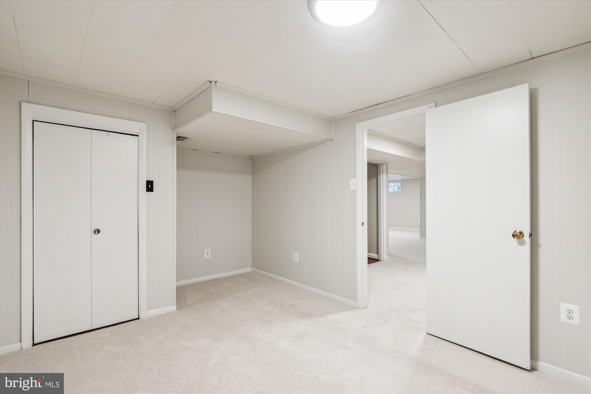 DUNN LORING WOODS - Residential Lease