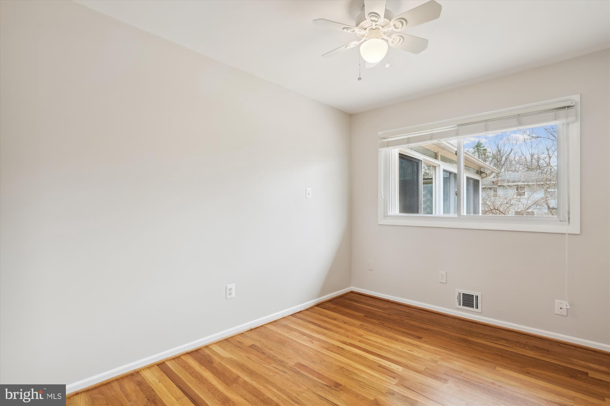 DUNN LORING WOODS - Residential Lease