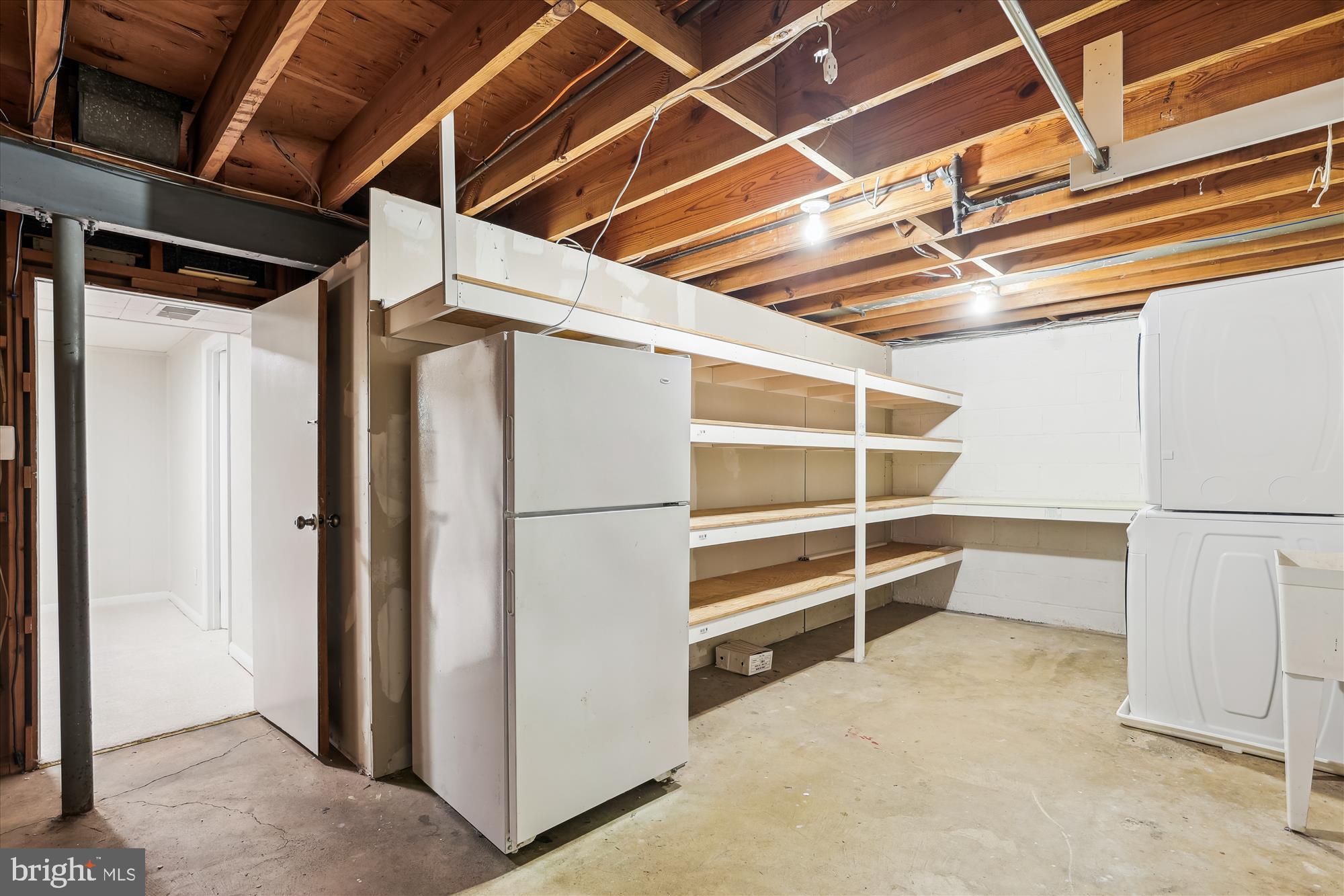 DUNN LORING WOODS - Residential Lease