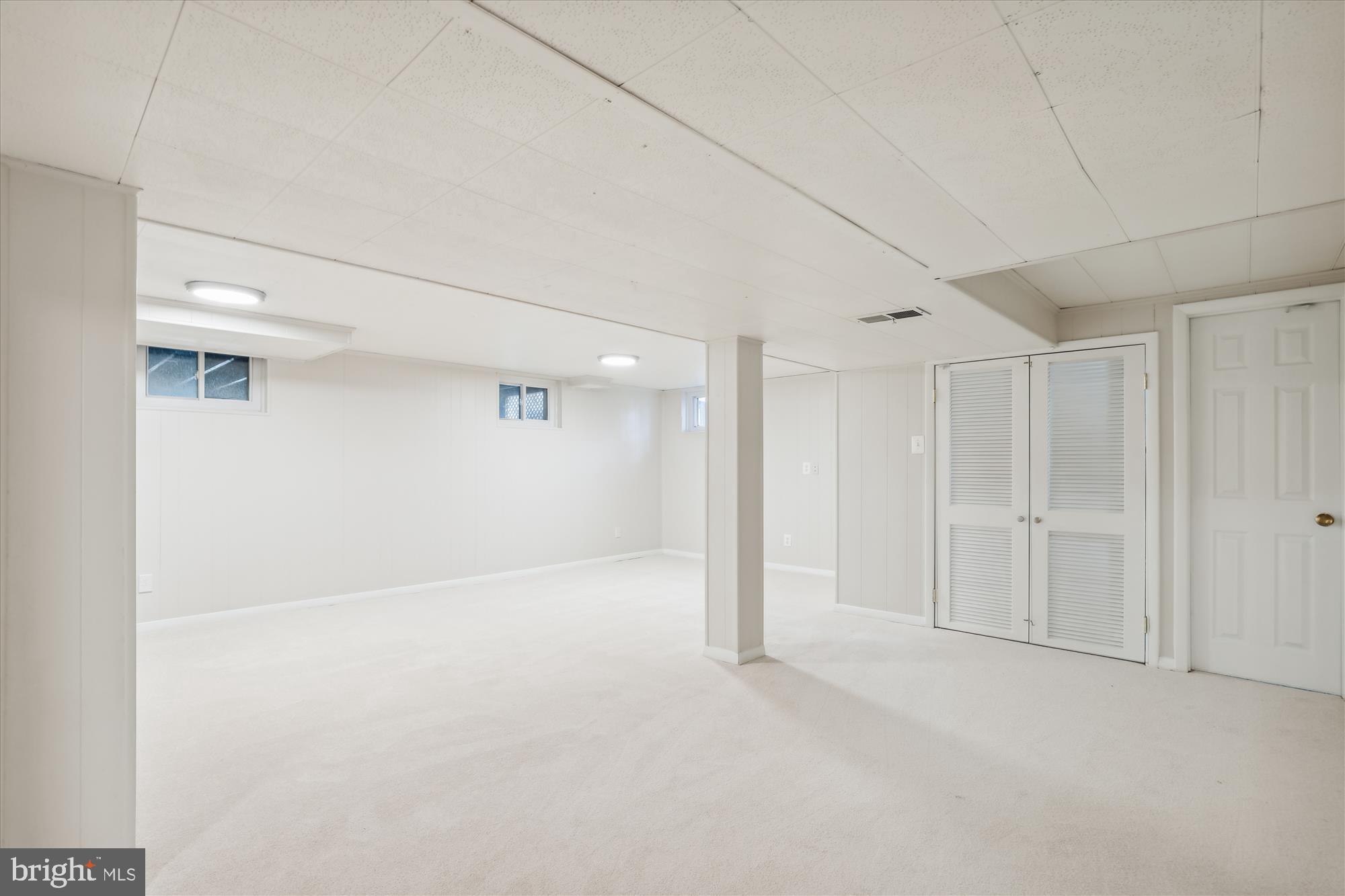 DUNN LORING WOODS - Residential Lease