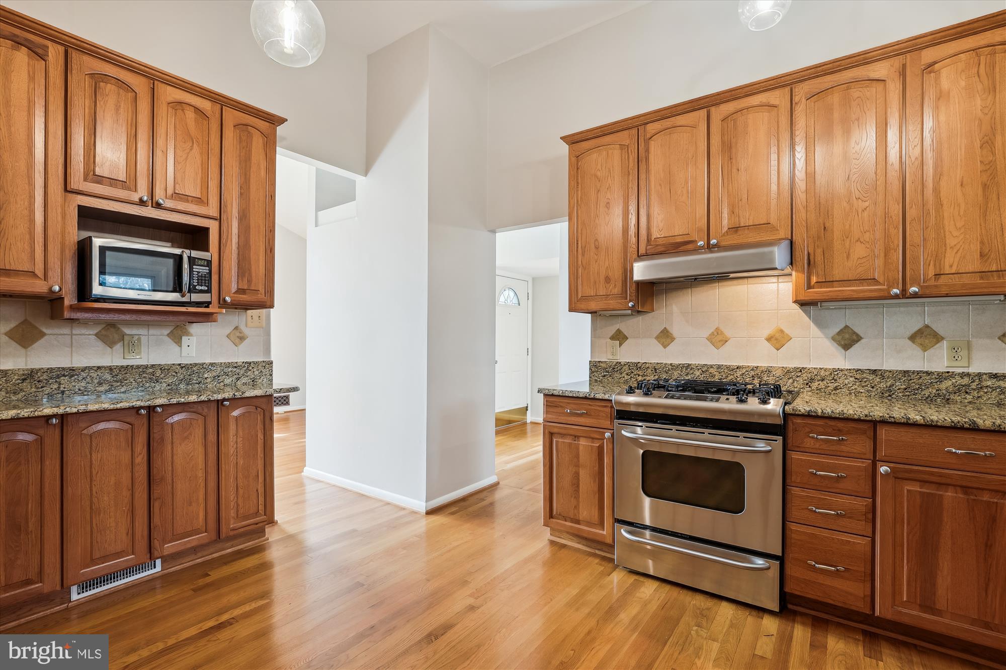 DUNN LORING WOODS - Residential Lease