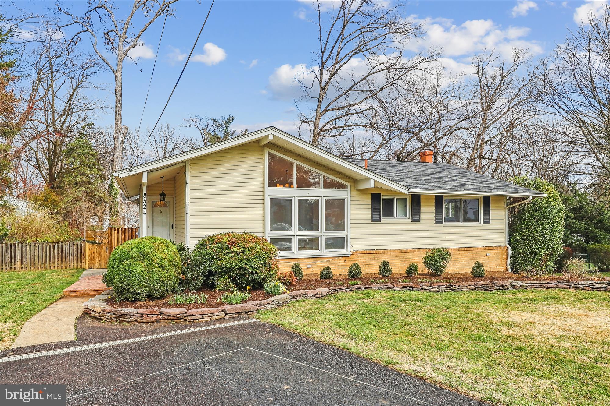 DUNN LORING WOODS - Residential Lease