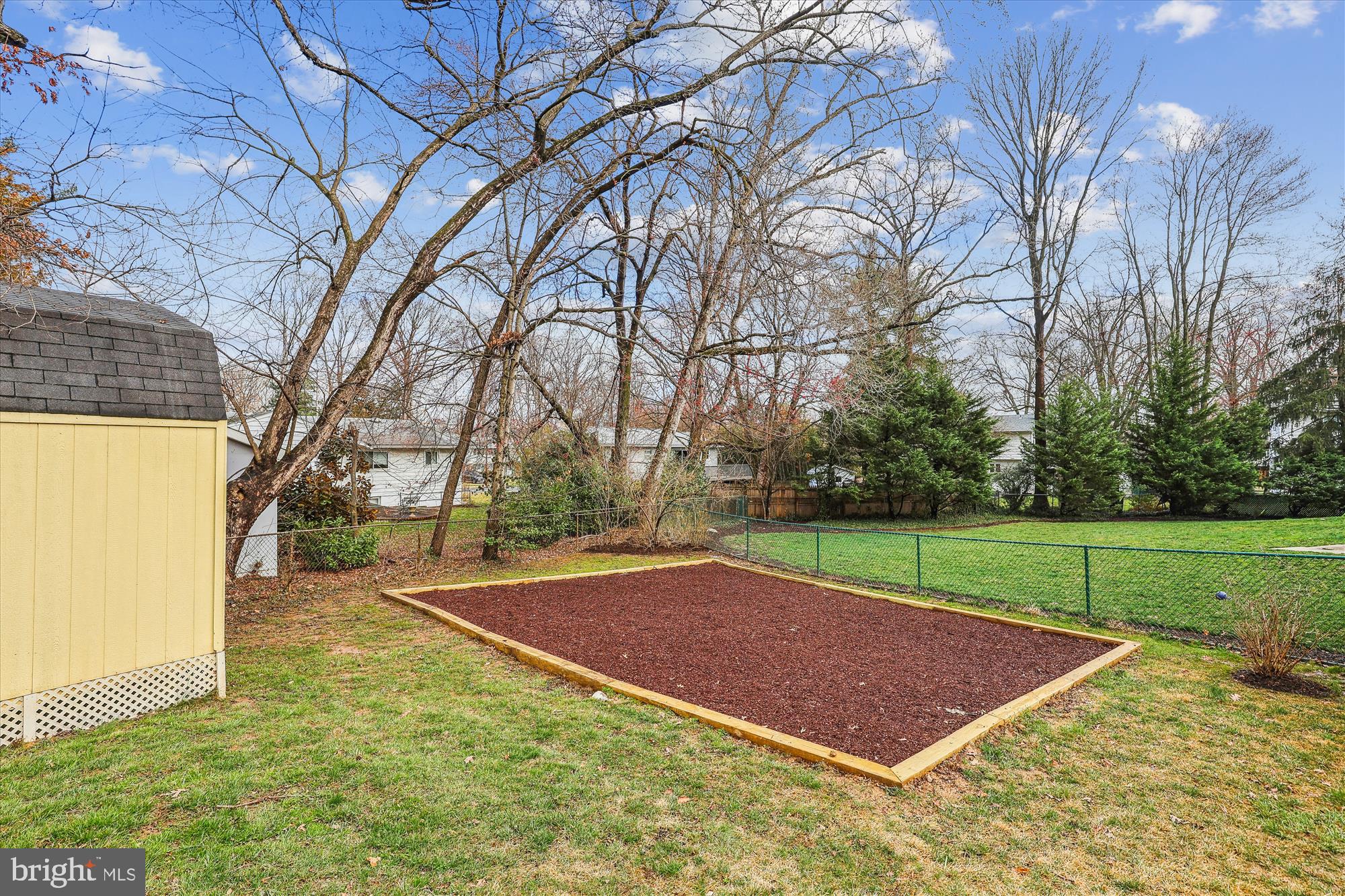 DUNN LORING WOODS - Residential Lease