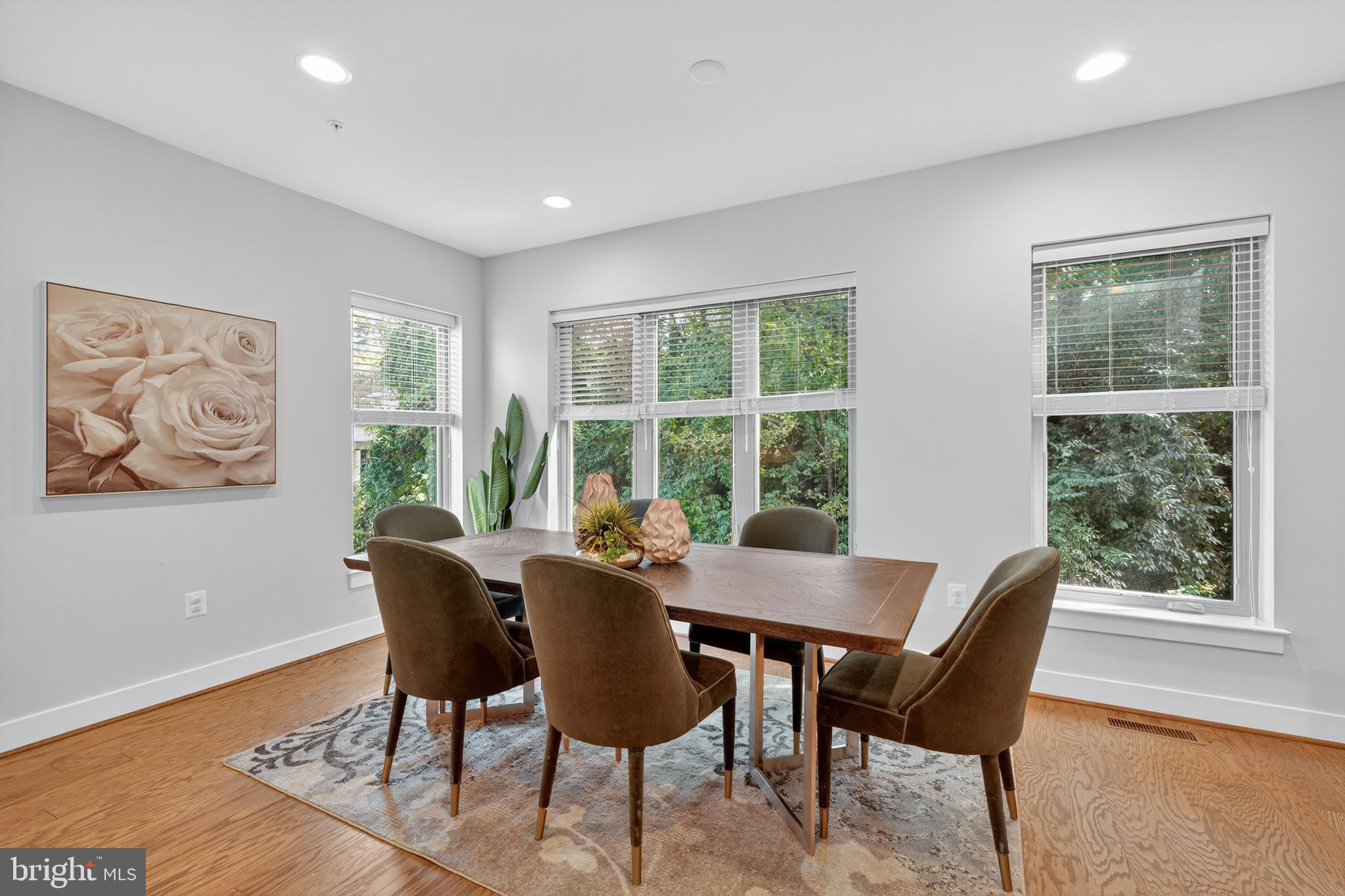 CHAPMAN ROW AT TWINBROOK METRO - Residential