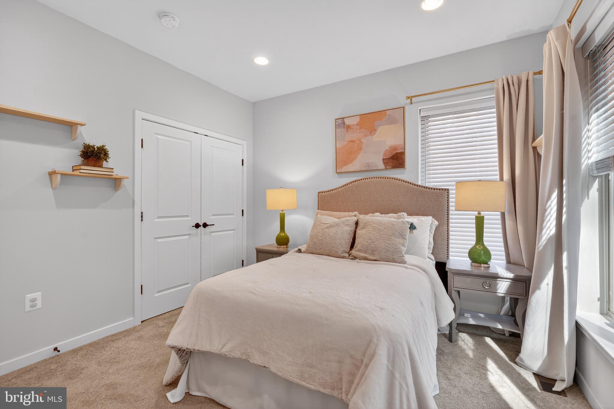 CHAPMAN ROW AT TWINBROOK METRO - Residential