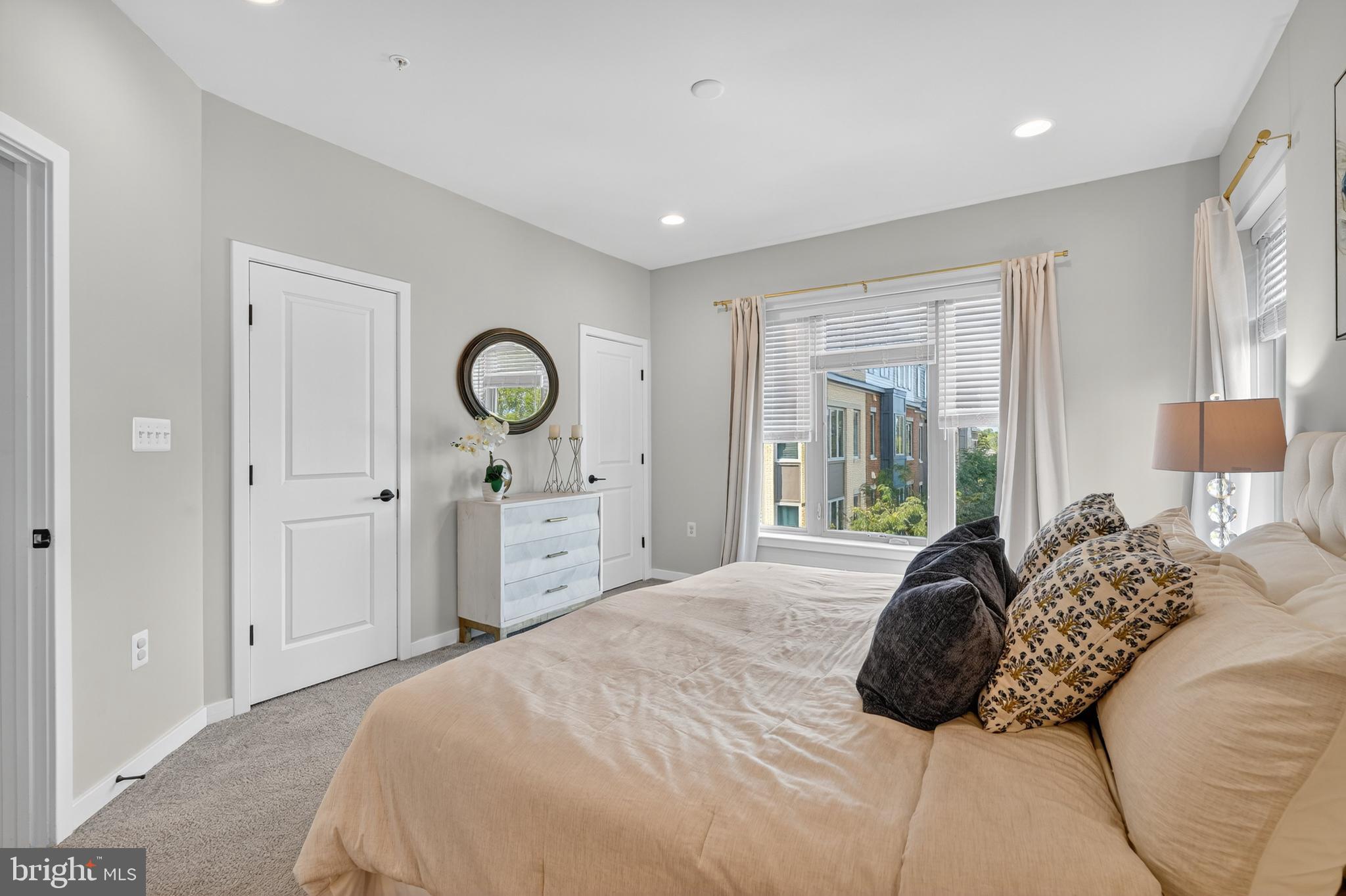 CHAPMAN ROW AT TWINBROOK METRO - Residential