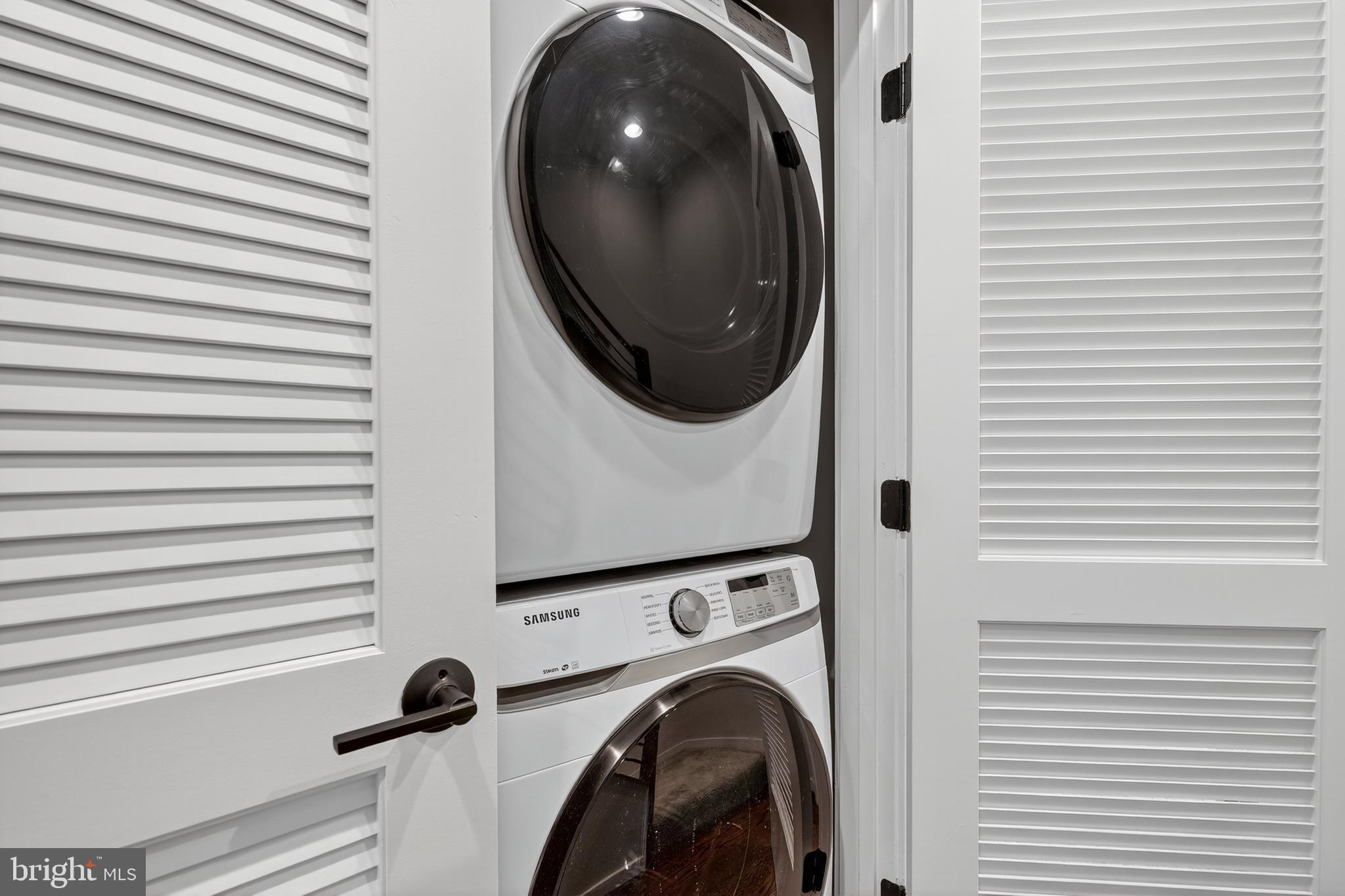 CHAPMAN ROW AT TWINBROOK METRO - Residential