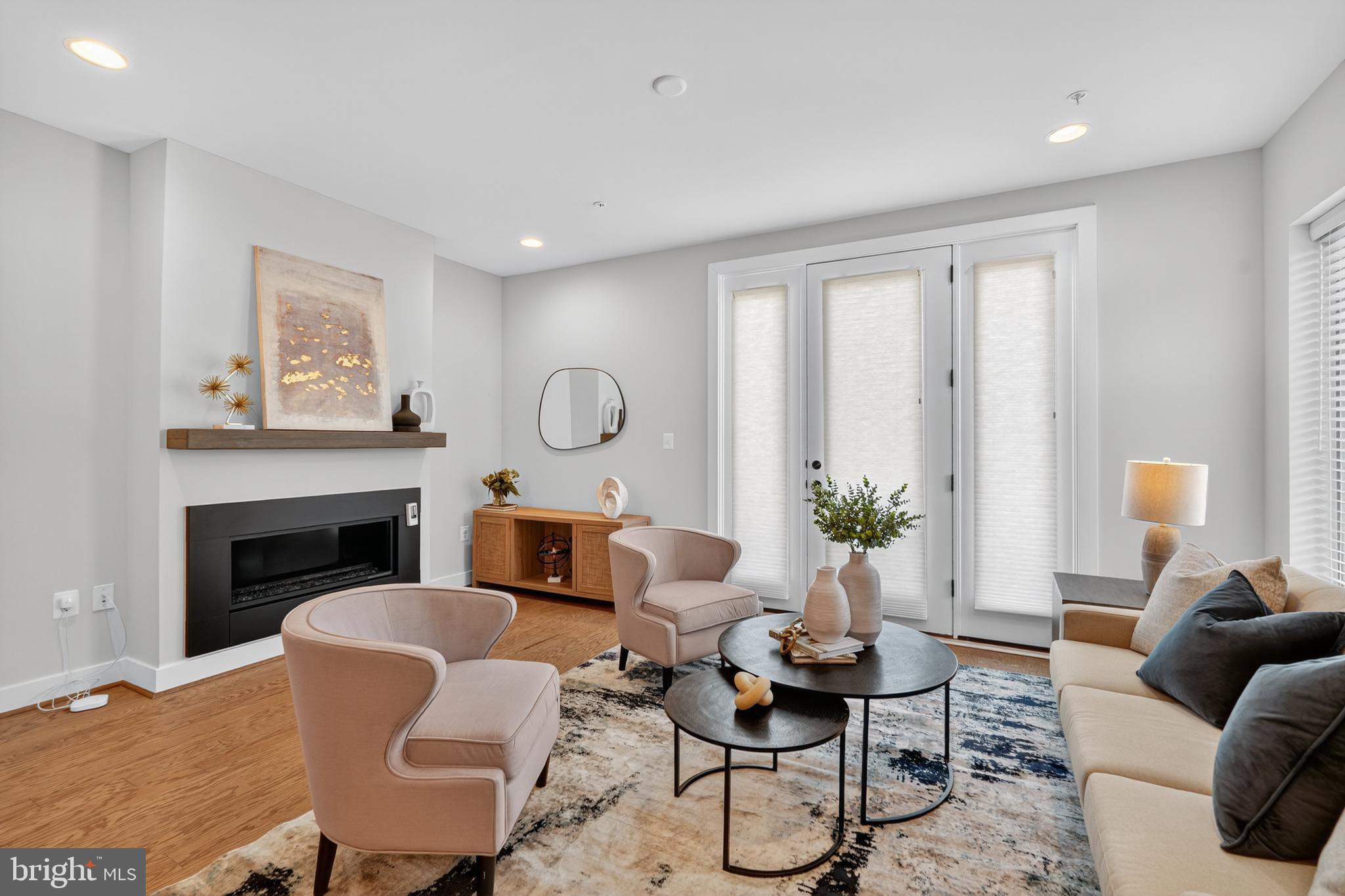 CHAPMAN ROW AT TWINBROOK METRO - Residential