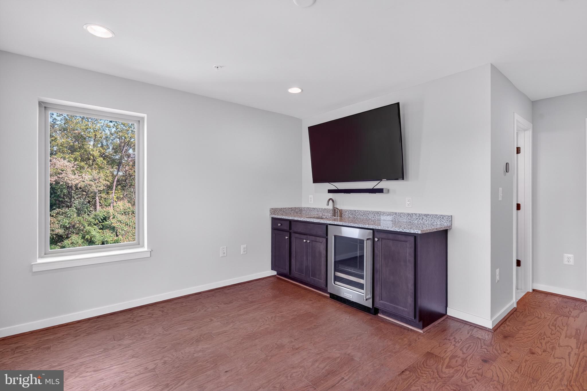 CHAPMAN ROW AT TWINBROOK METRO - Residential