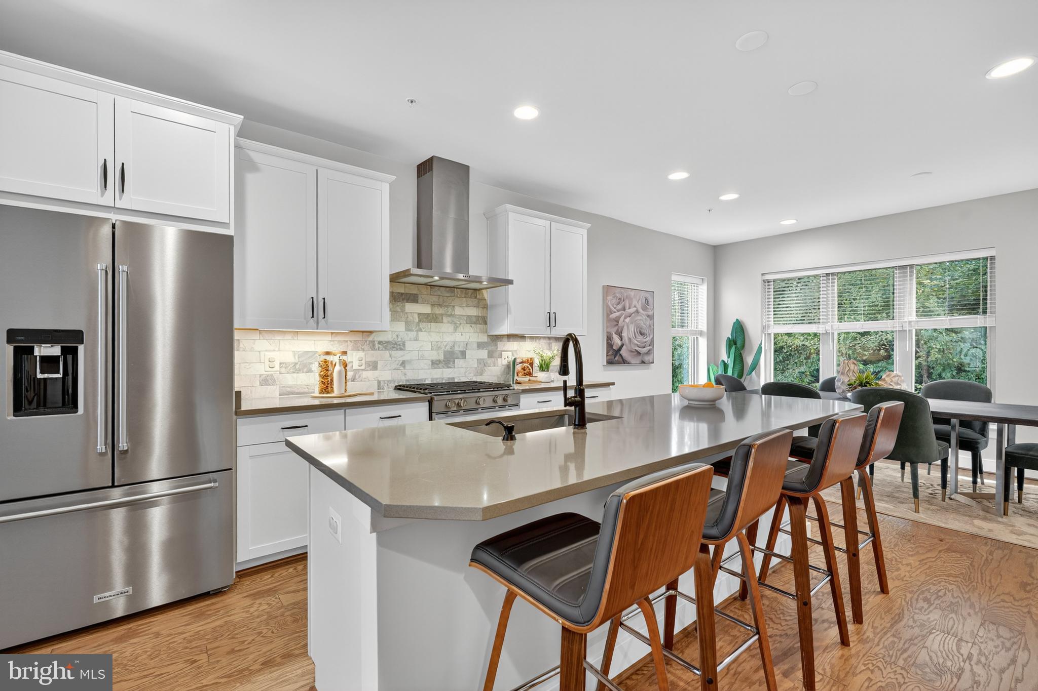 CHAPMAN ROW AT TWINBROOK METRO - Residential