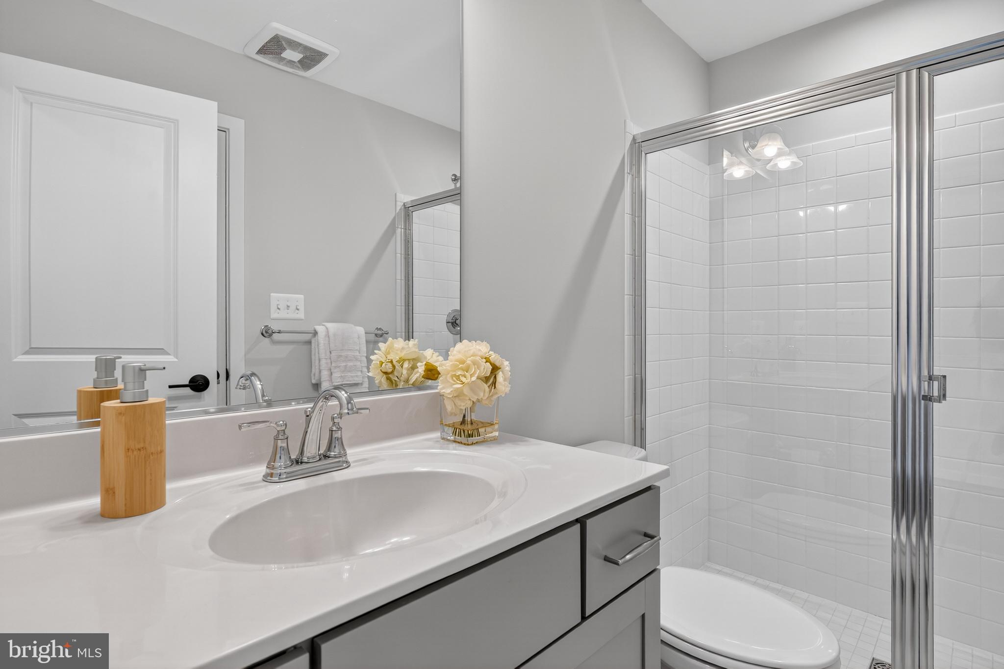 CHAPMAN ROW AT TWINBROOK METRO - Residential