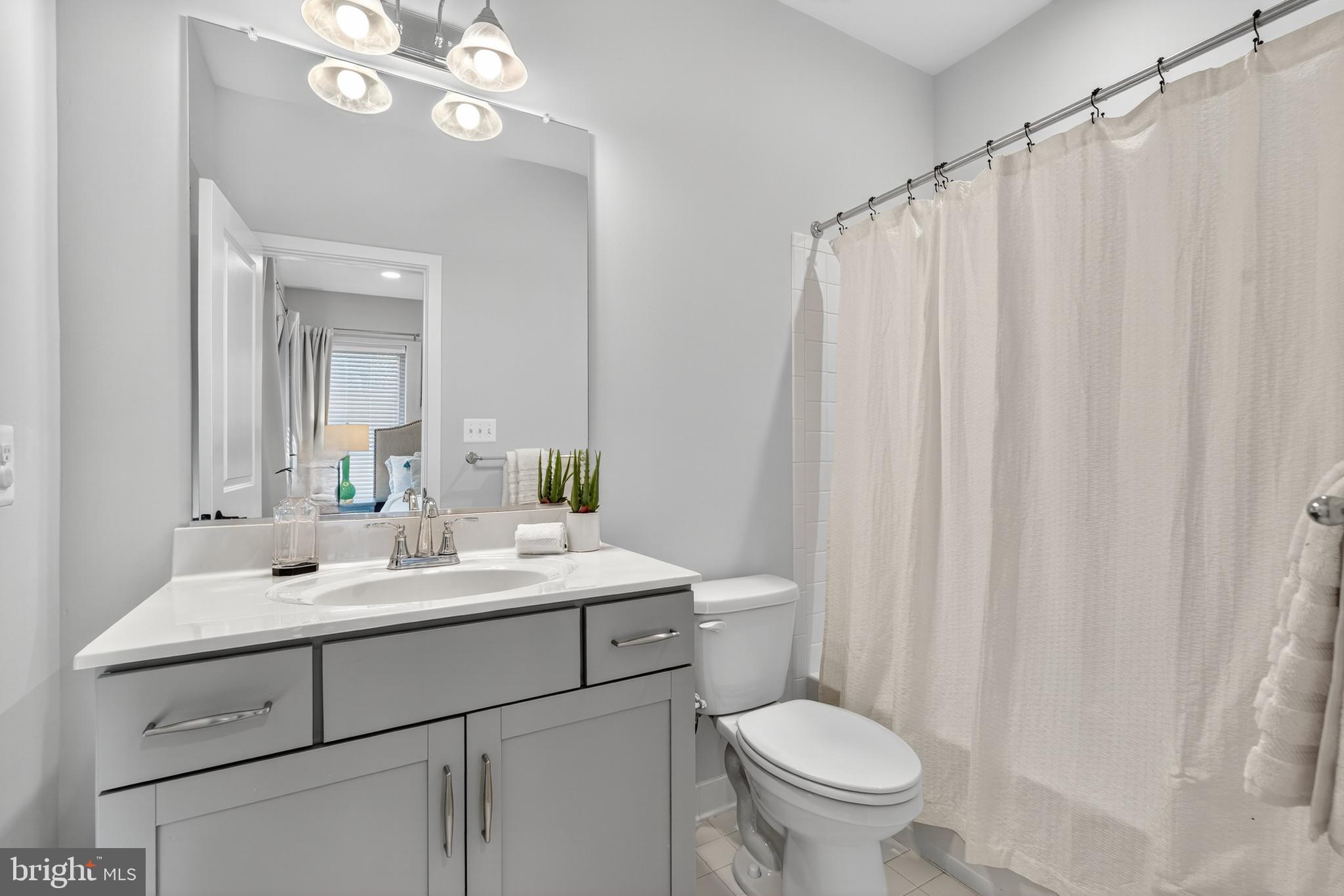 CHAPMAN ROW AT TWINBROOK METRO - Residential