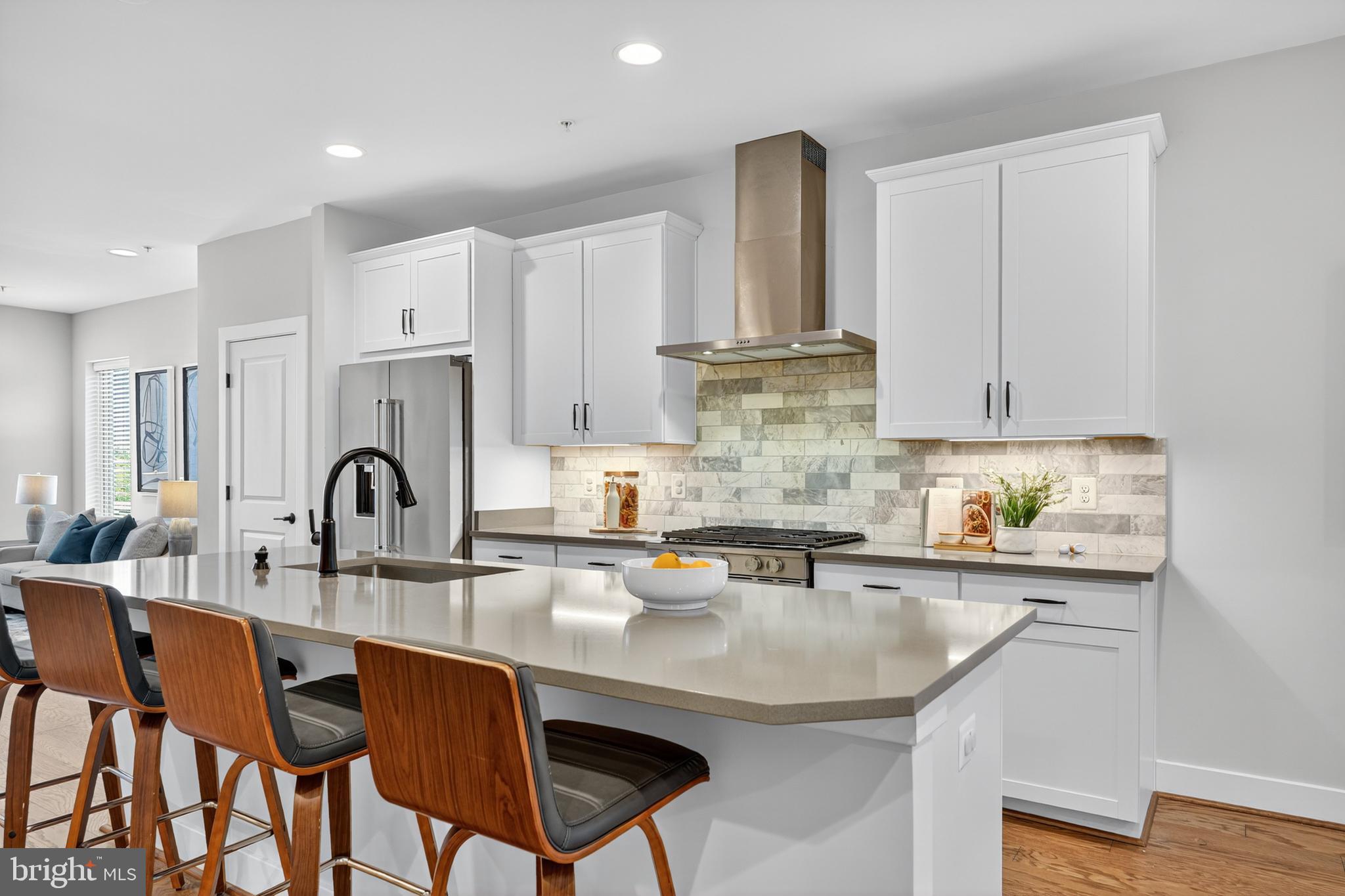 CHAPMAN ROW AT TWINBROOK METRO - Residential