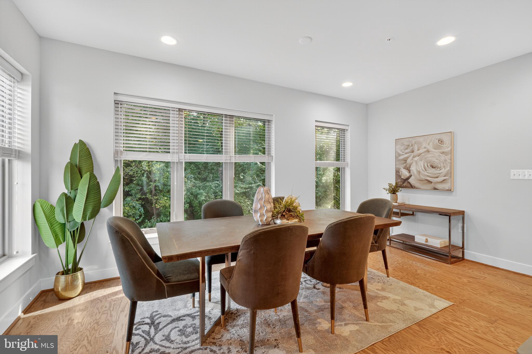 CHAPMAN ROW AT TWINBROOK METRO - Residential