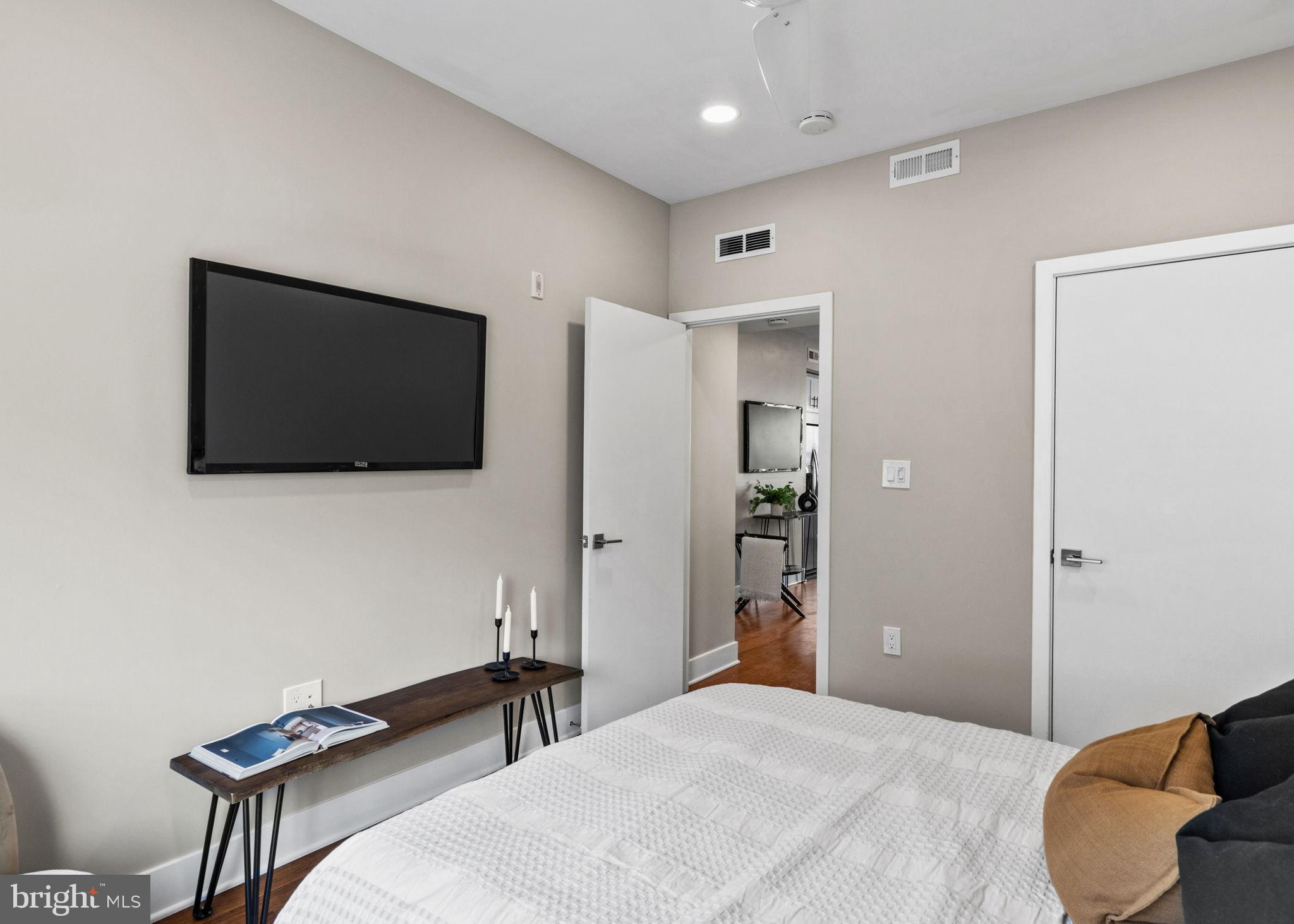 POINT BREEZE - Residential