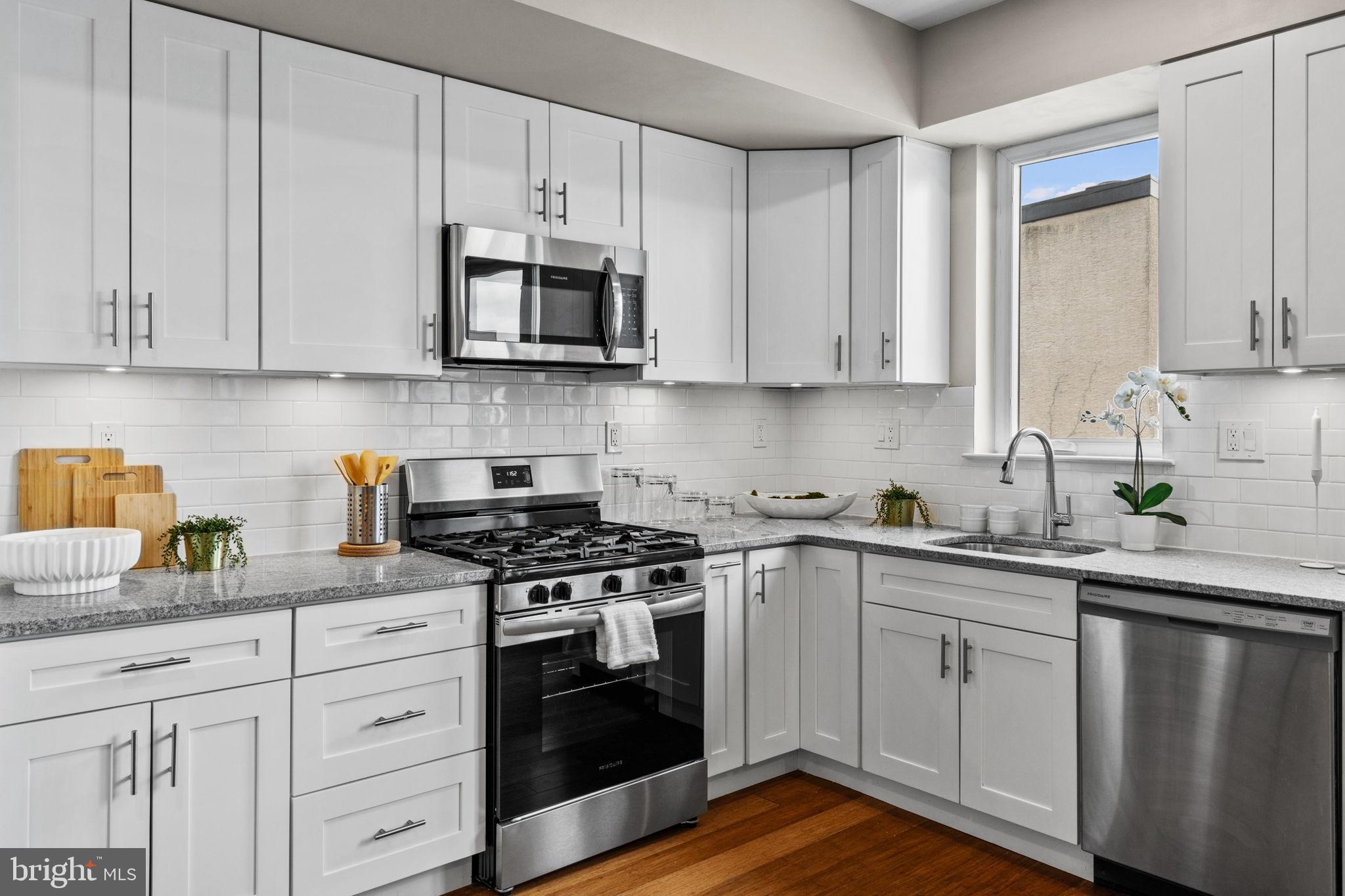 POINT BREEZE - Residential