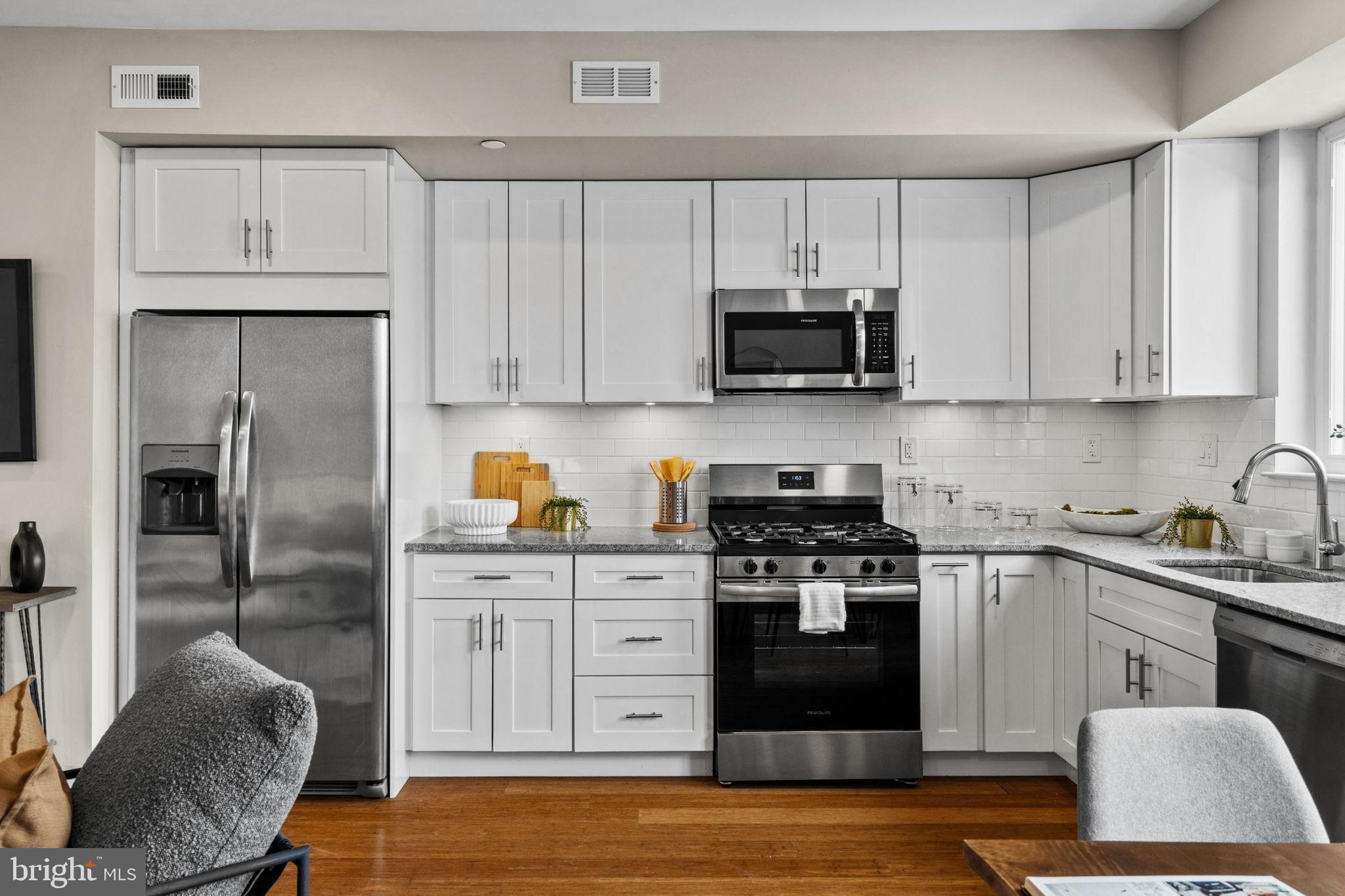 POINT BREEZE - Residential