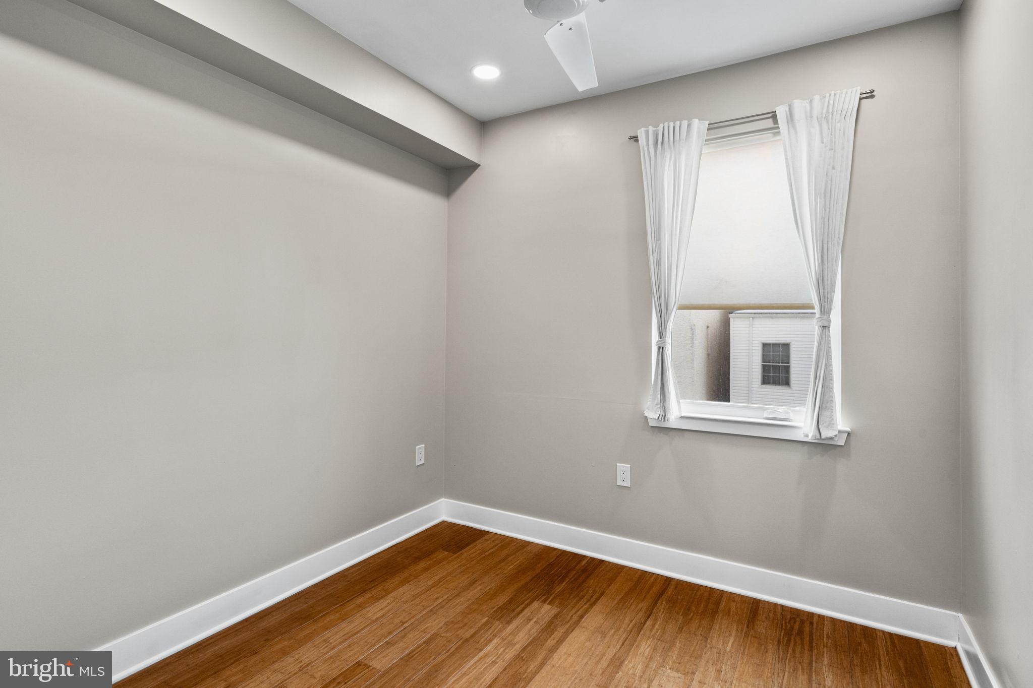 POINT BREEZE - Residential