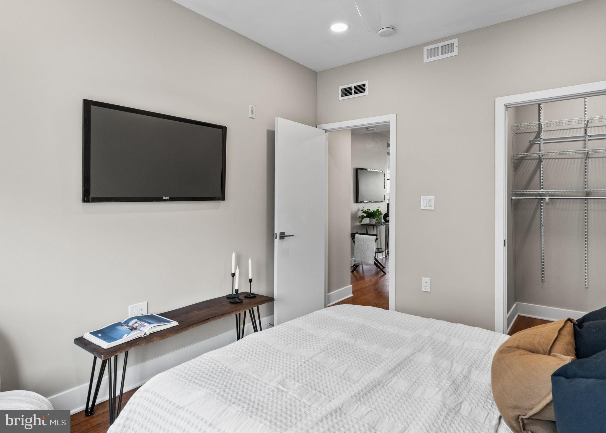 POINT BREEZE - Residential