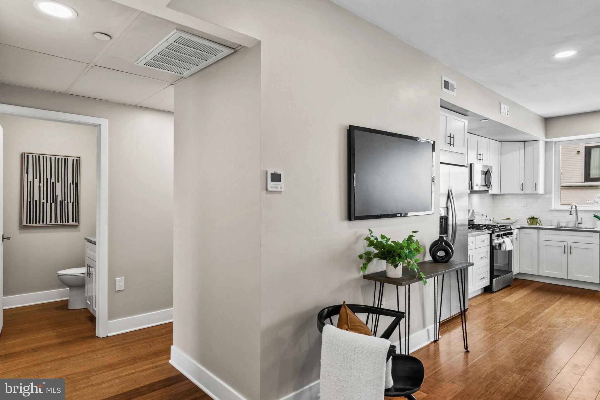 POINT BREEZE - Residential