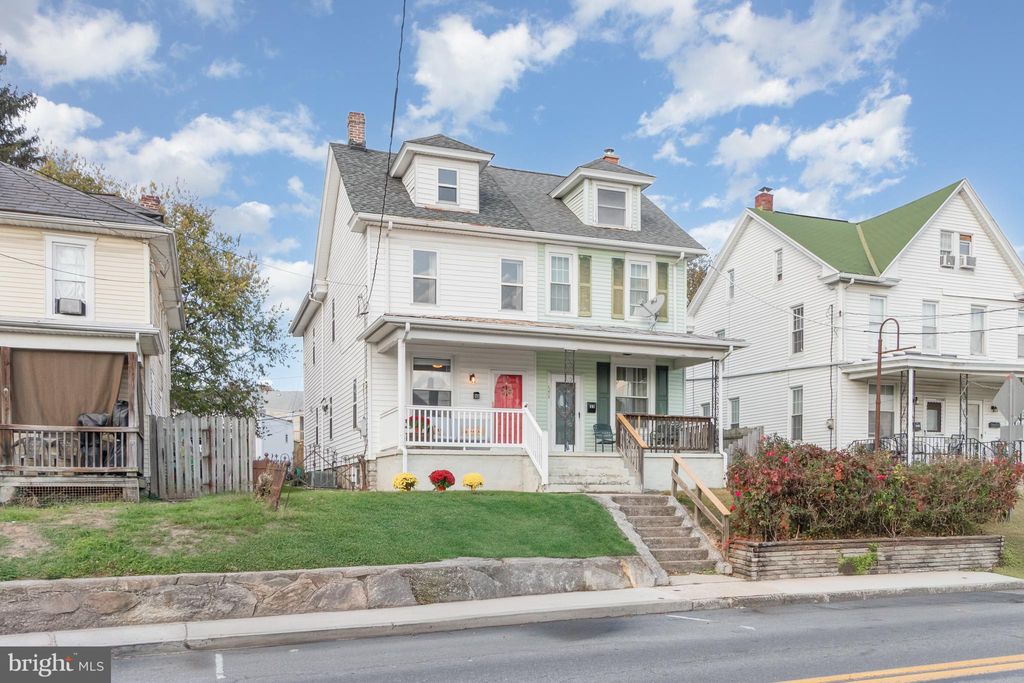 Photo of 687 State Street, LEMOYNE, PA 17043 (MLS # PACB2048038)