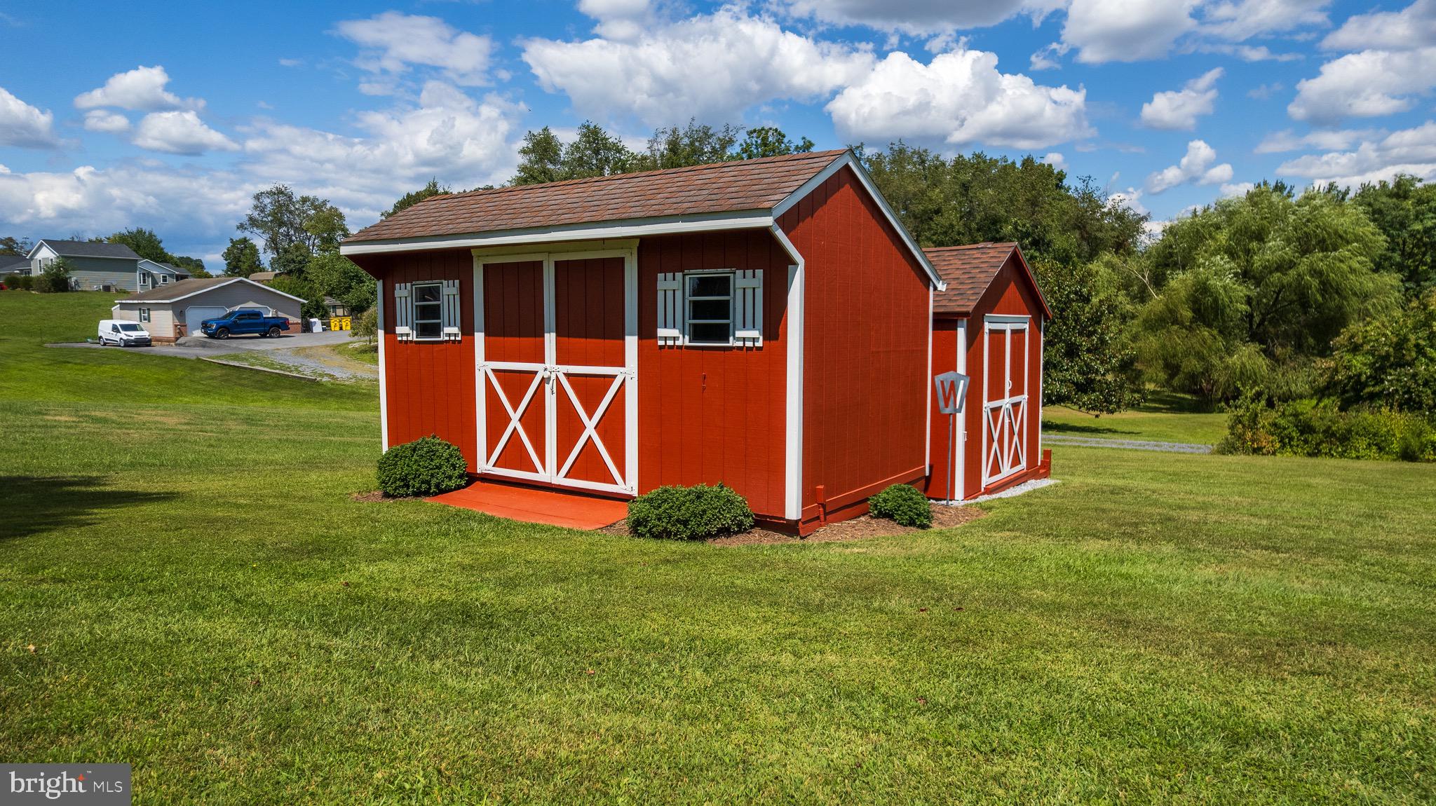 CLOVER MEADOWS - Residential