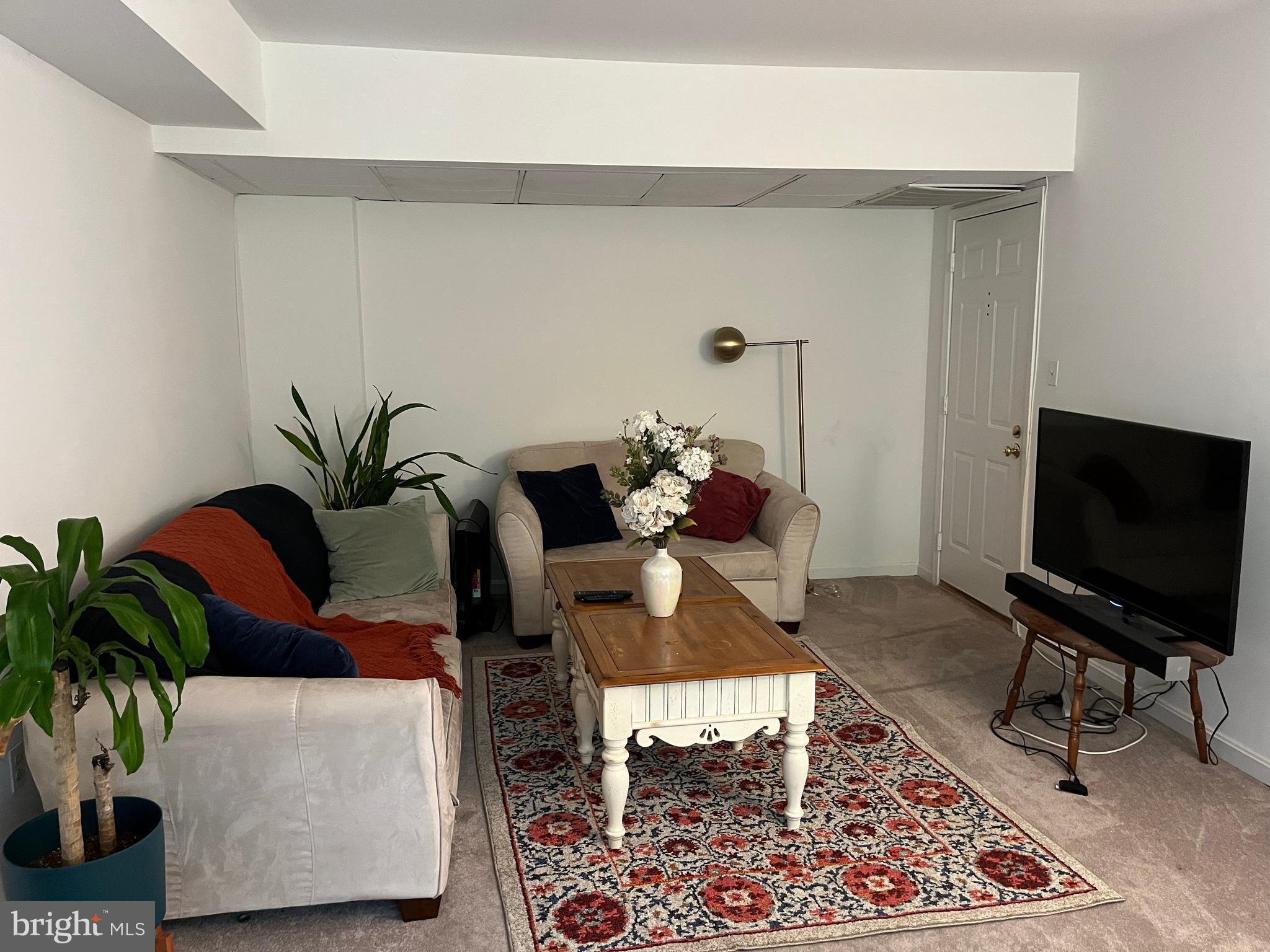 COLONIAL VILLAGE - Residential Lease