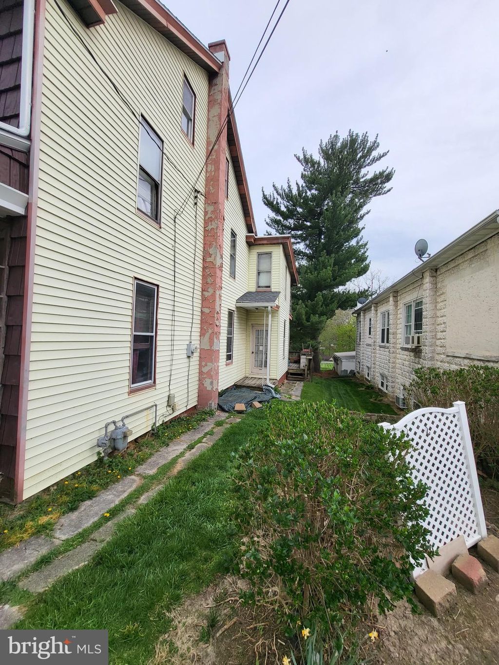 Photo of 104 E WASHINGTON ST, ELIZABETHTOWN, PA 17022 (MLS # PALA2034938)