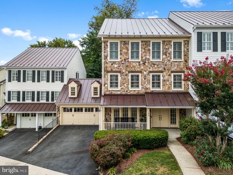 109 N JAY STREET MIDDLEBURG VA 20117