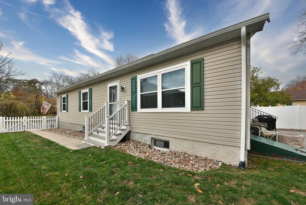 Photo of 601 Fourth Avenue, CROYDON, PA 19021 (MLS # PABU2111704)