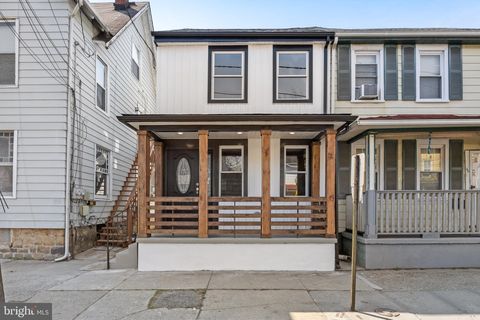 Townhouse For Sale - 50 Pine Street<br/> MOUNT HOLLY, NJ 08060