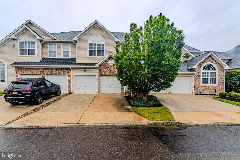 12 SAINT ANDREWS COURT