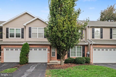 Townhouse For Sale - 24 Parkside Drive<br/> LEBANON, PA 17042