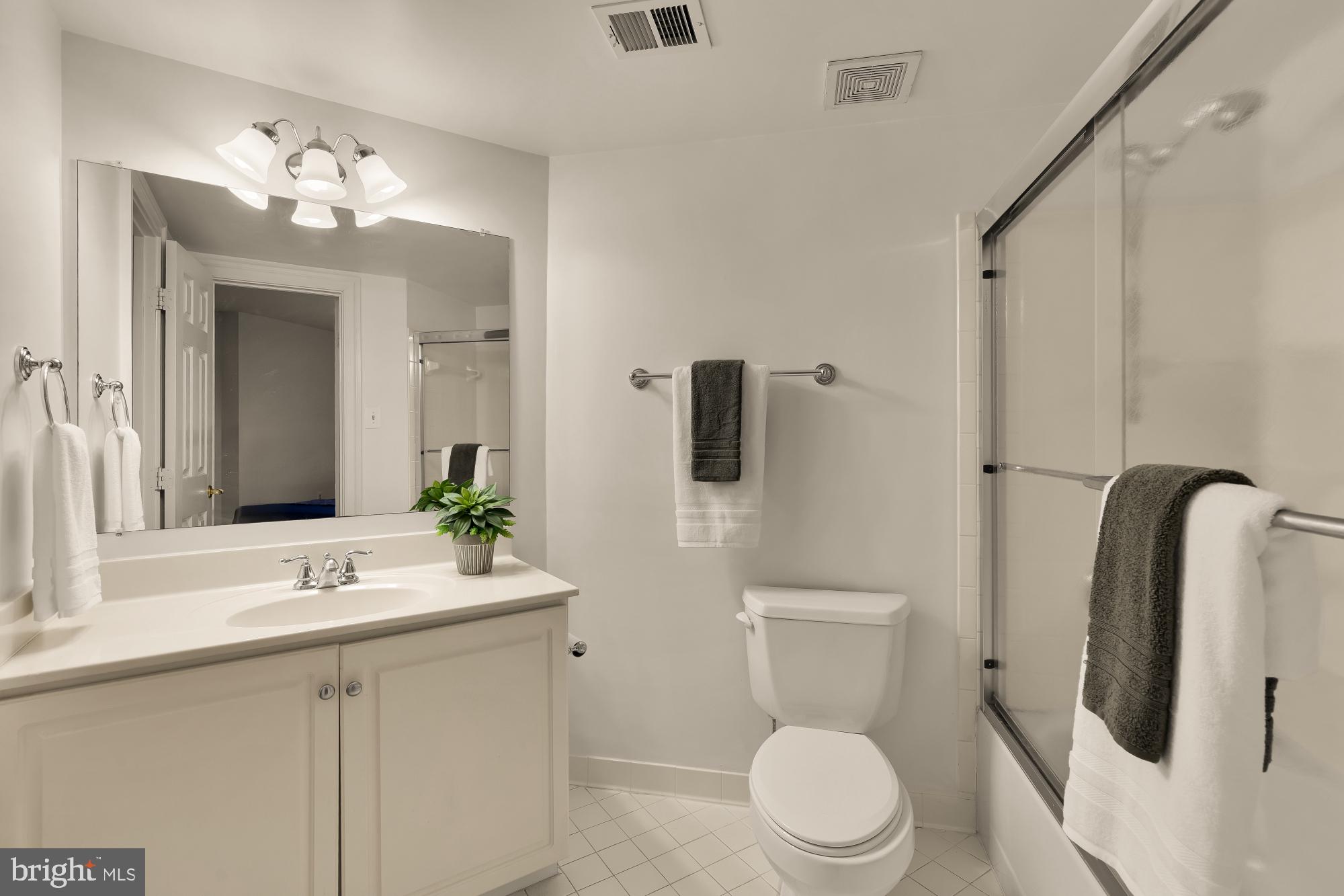 HICKORY CREEK ESTATES - Residential