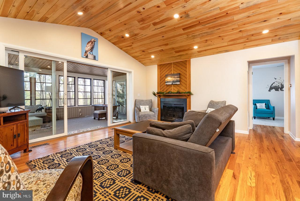 MASSANUTTEN - Residential